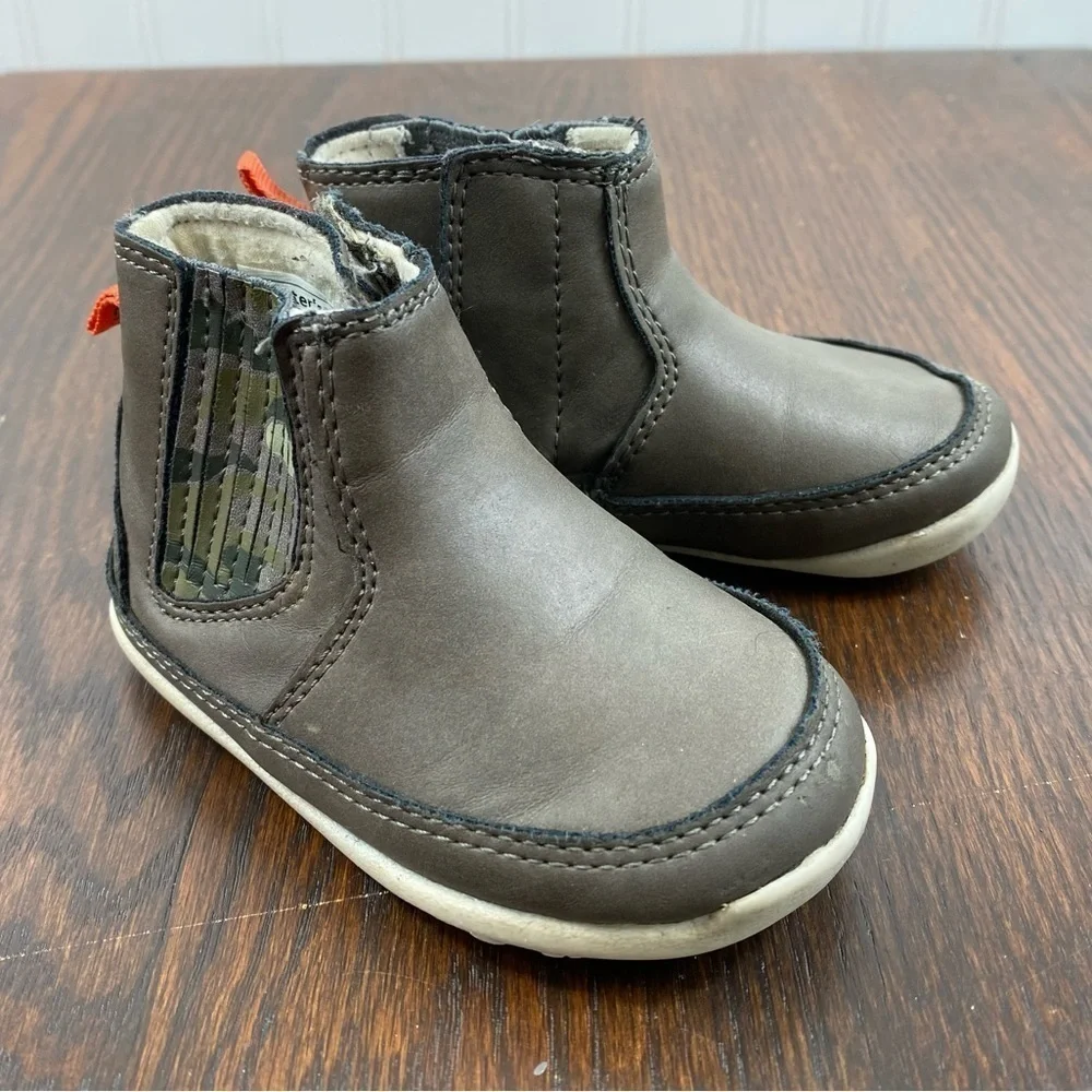 Carter’s Baby Shoes Boots Gray/Tan with Camo‎ On The Side Rubber Bottom Sz 4